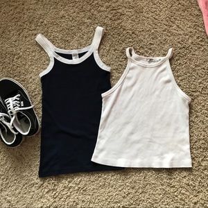 🌻2 for 8!! Medium size tank top
